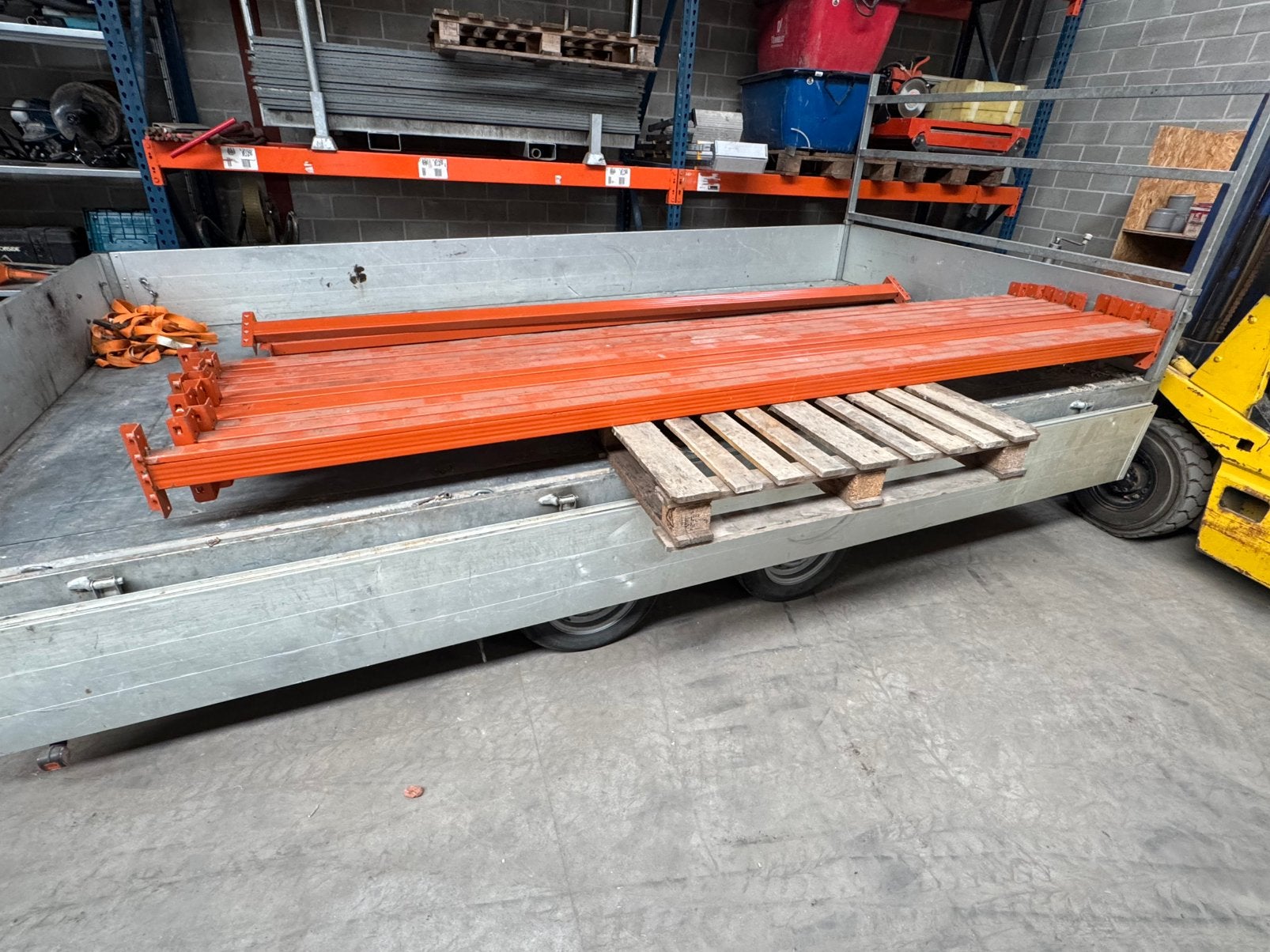 Liggers palletstelling, Ophalen