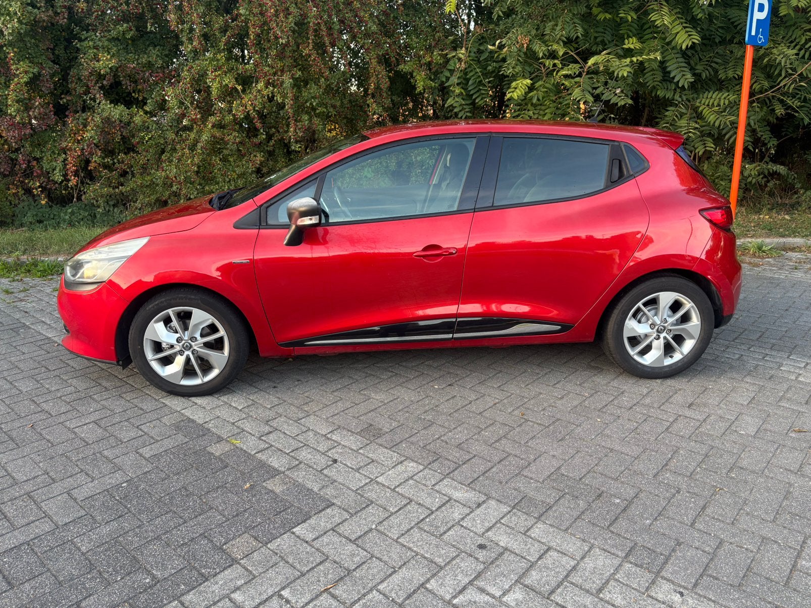 Renault clio 1200 cc benzine bj 2016, Autos, Achat, Boîte manuelle, Particulier, Essence
