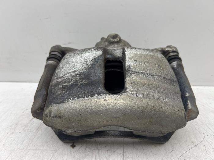 Etrier de frein (pince) avant gauche d'un Volkswagen Golf, Autos : Pièces & Accessoires, Volkswagen, -, 3 mois de garantie, Utilisé