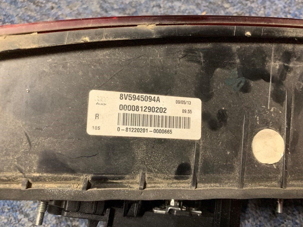 Audi A3 8V limo Achterlicht LED rechts 8V5945094A, Gebruikt, -, -, Ophalen of Verzenden