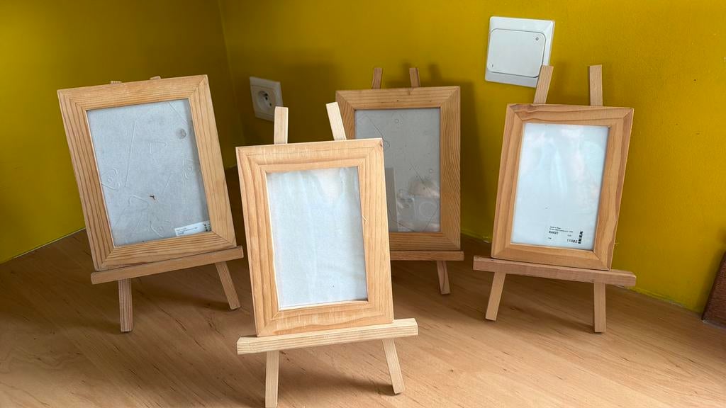 4 houten ezels van IKEA 30/17 cm en 4 houten lijsten, Ophalen of Verzenden, Zo goed als nieuw