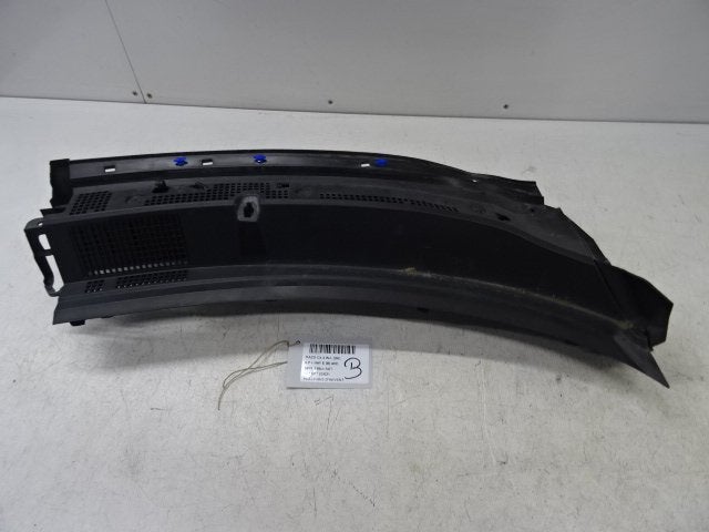 GARNITURES WINDSHIELD Mazda CX-3 (DJ / DK) (DB2W50TR1), Hitdorfer Straße 73
51371  Leverkusen, DE, Mazda, Utilisé, Info@mazda.de