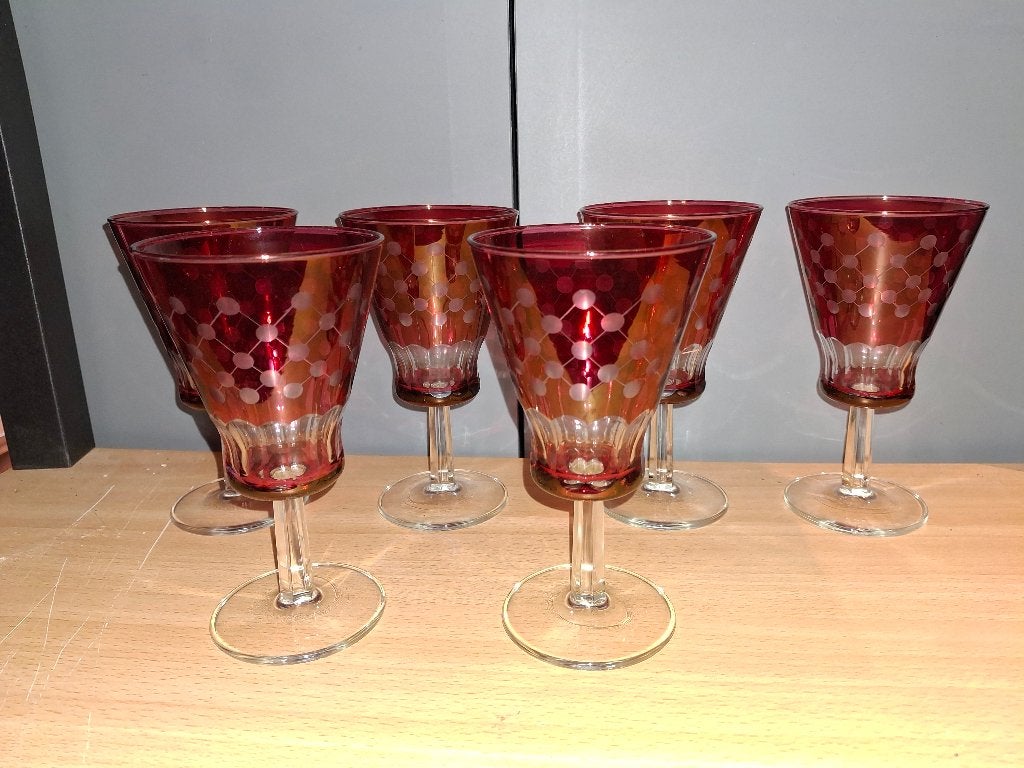 Verres rouges à pied, Enlèvement, Utilisé, Verre ou Verres