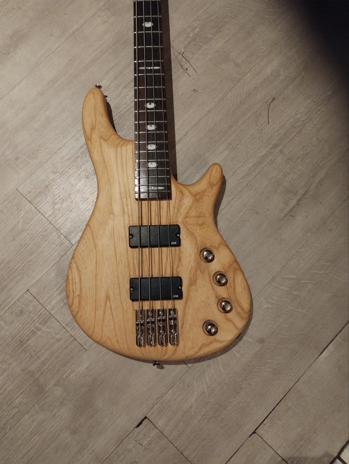 indie bass zo goed als nieuw met luxe hoes, Muziek en Instrumenten, Ophalen of Verzenden