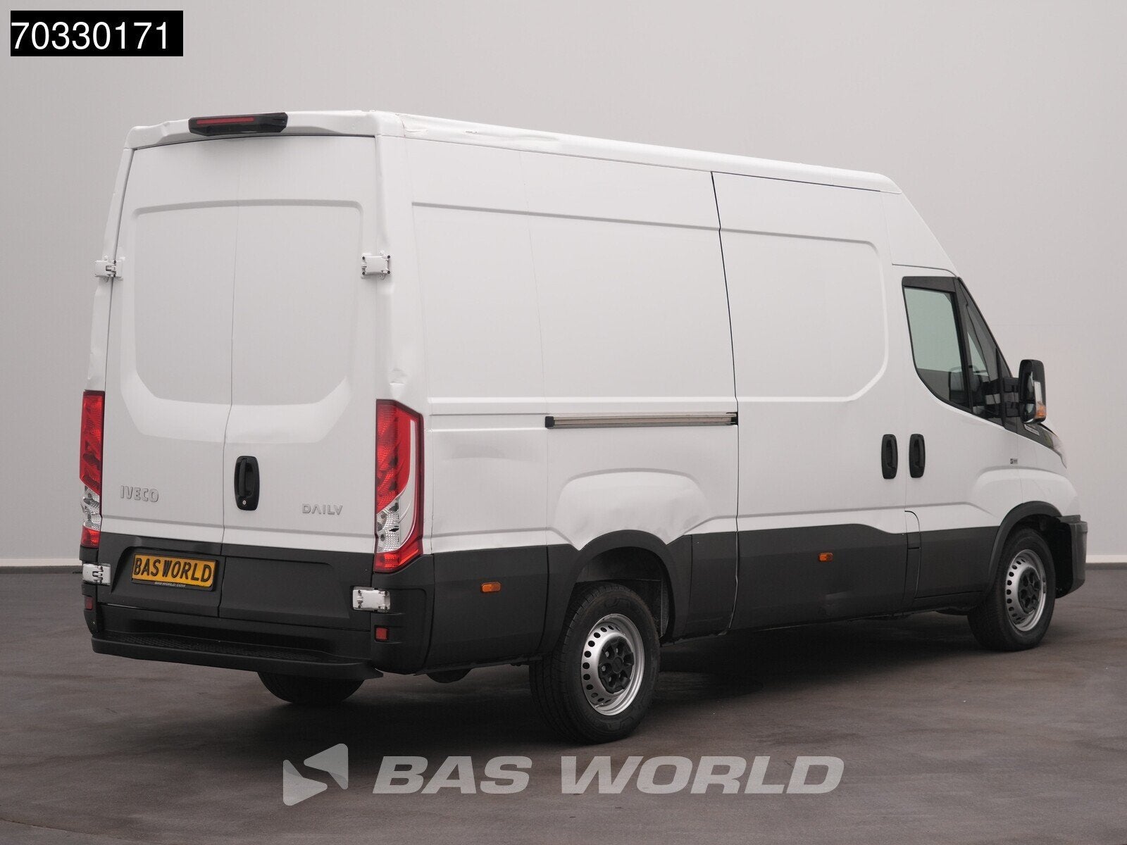 Iveco Daily 35S14 Automaat L2H2 Airco Cruise Camera 3520L L2, Auto's, Bestelwagens en Lichte vracht, Automaat, Stof, Gebruikt