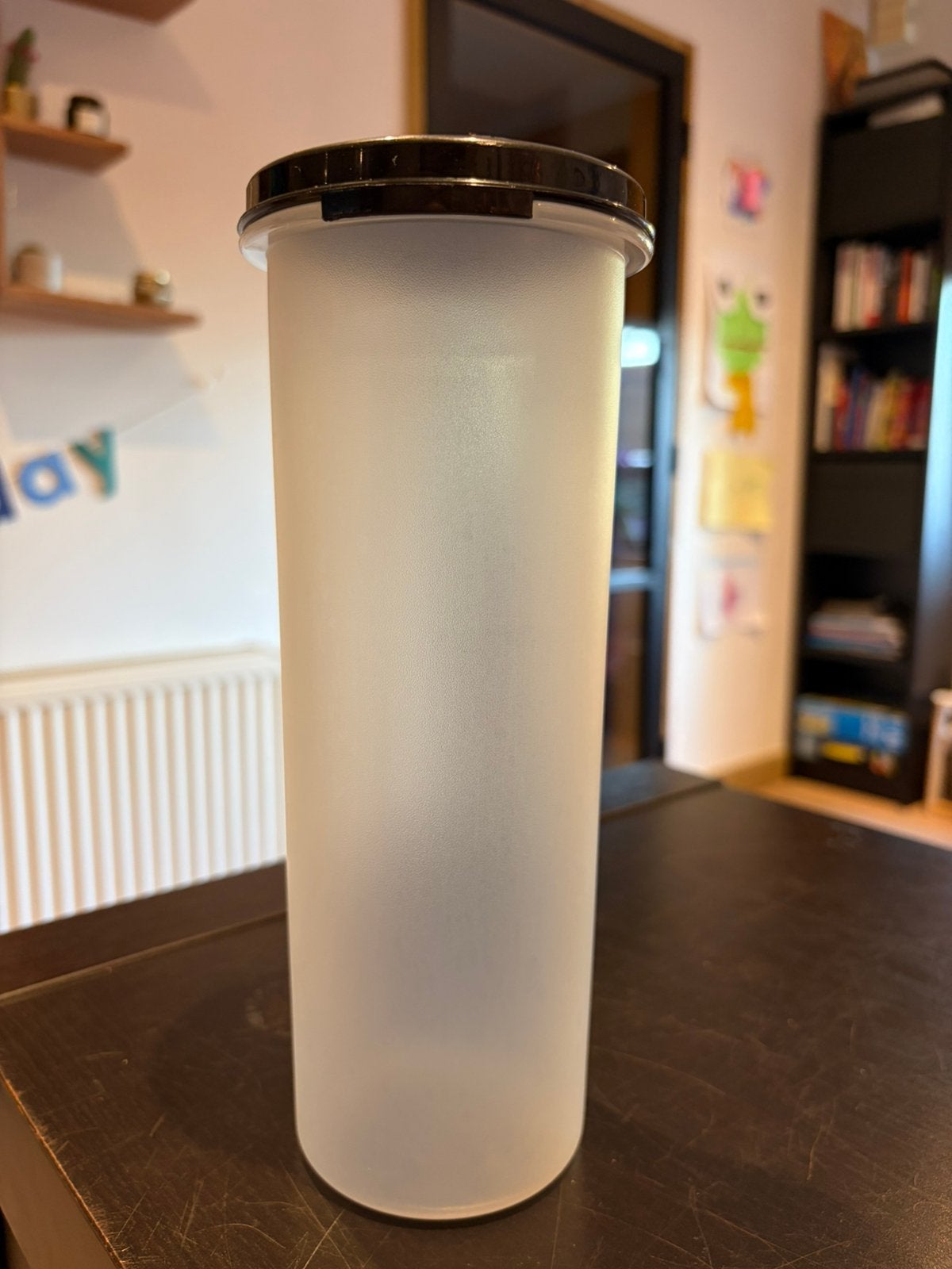 Tupperware ruimtespaarder 890ml, Huis en Inrichting, Bewaardoos, Wit, Ophalen of Verzenden, Zo goed als nieuw