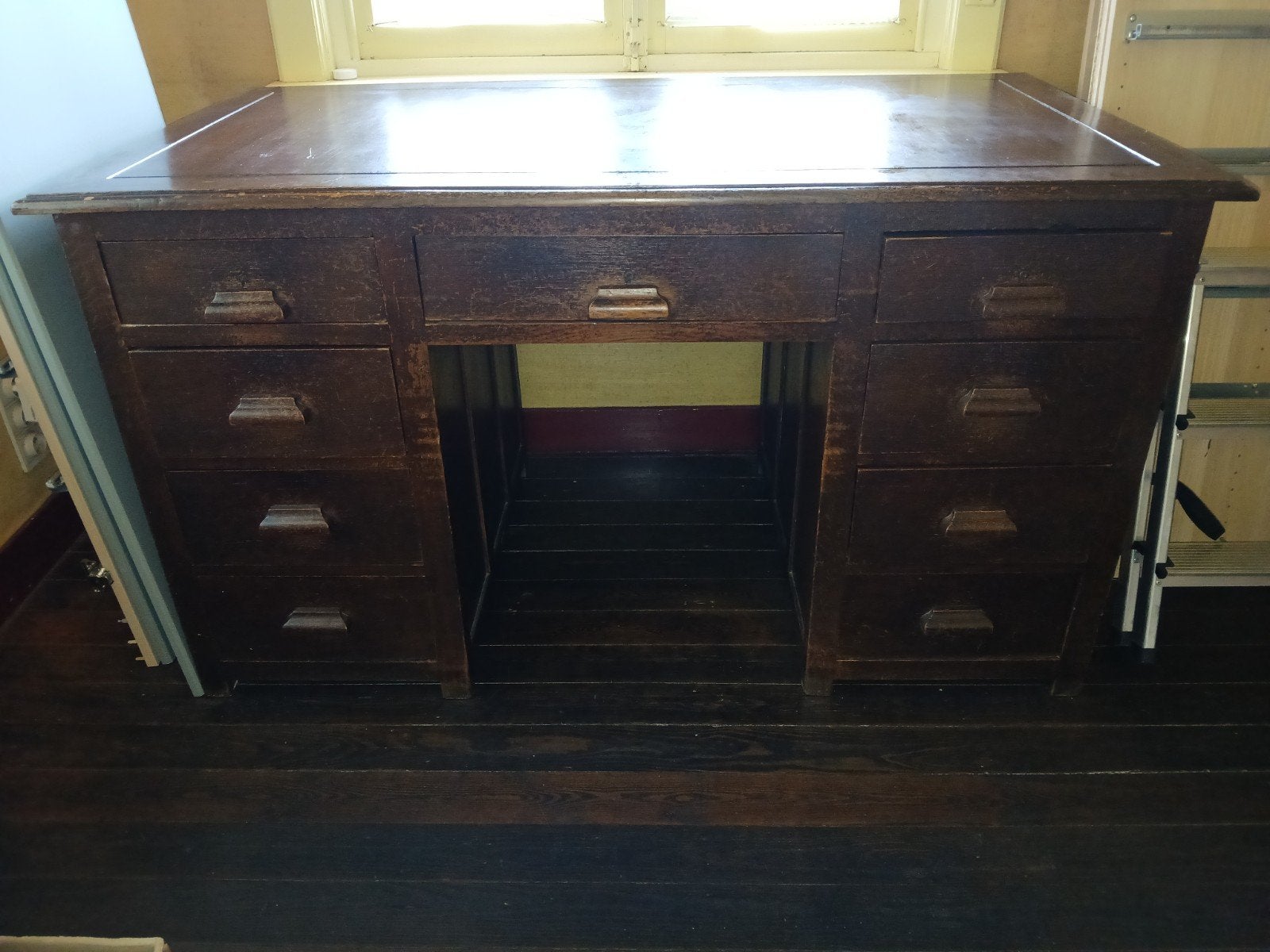 Bureau de notaire classique en chêne vintage, fini sur tout, Enlèvement, Utilisé, Vintage