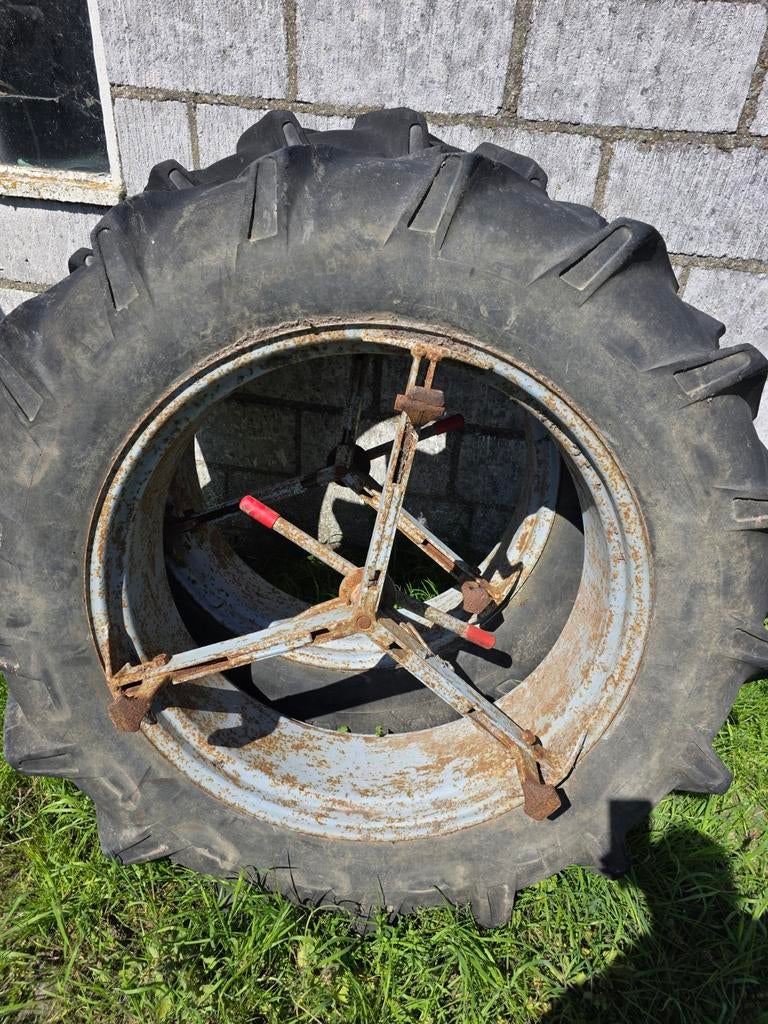 Dubbele wielen 13.6R36, Enlèvement