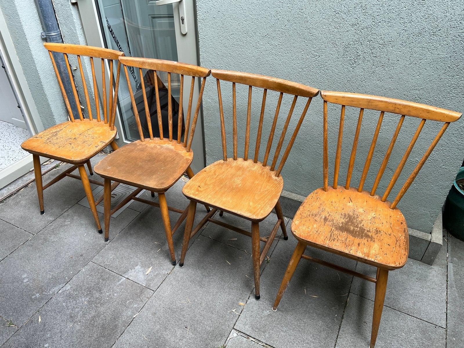 4 scandinavische spijlenstoelen, Huis en Inrichting, Ophalen, Gebruikt, Hout
