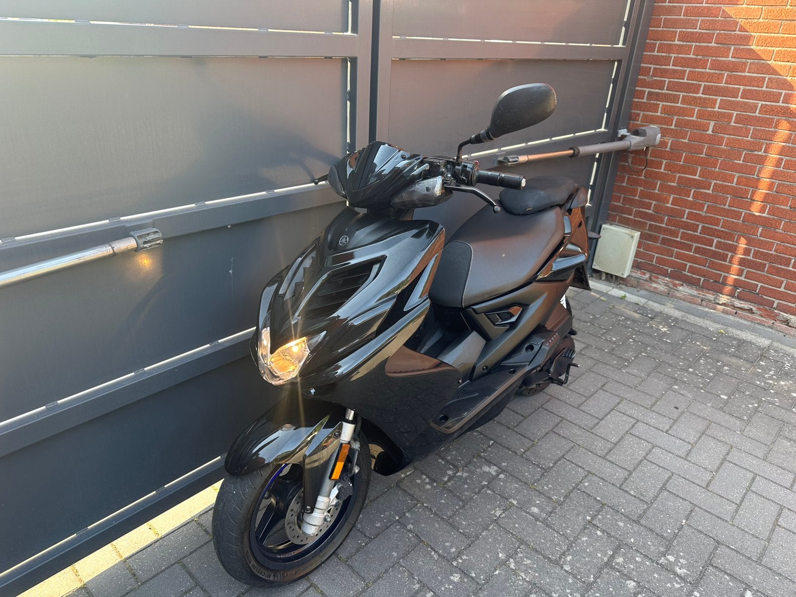 Ik zoek een 2Takt scooter, Ophalen, Zo goed als nieuw, Aerox