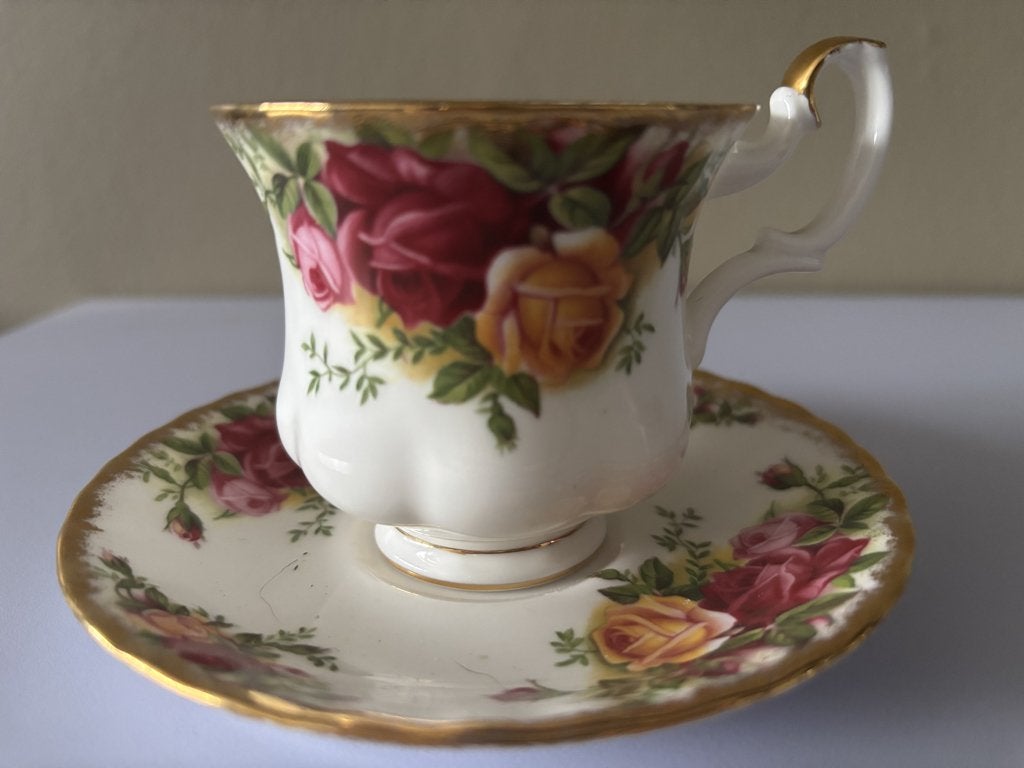Royal Albert Old Country Roses - kop en schotel, Verzamelen, Ophalen of Verzenden, Nieuw, Porselein, Kop en/of schotel