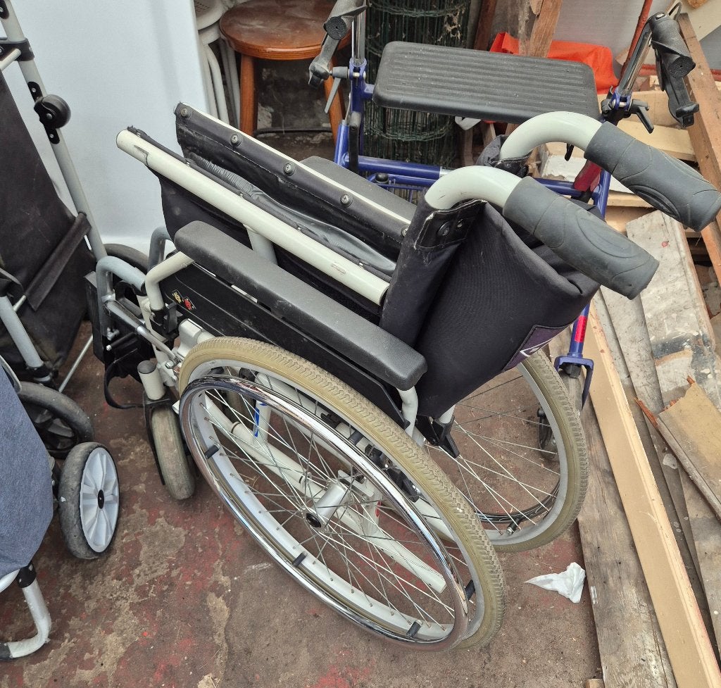 Fauteuil roulant, Enlèvement, Comme neuf, Fauteuil roulant à pousser