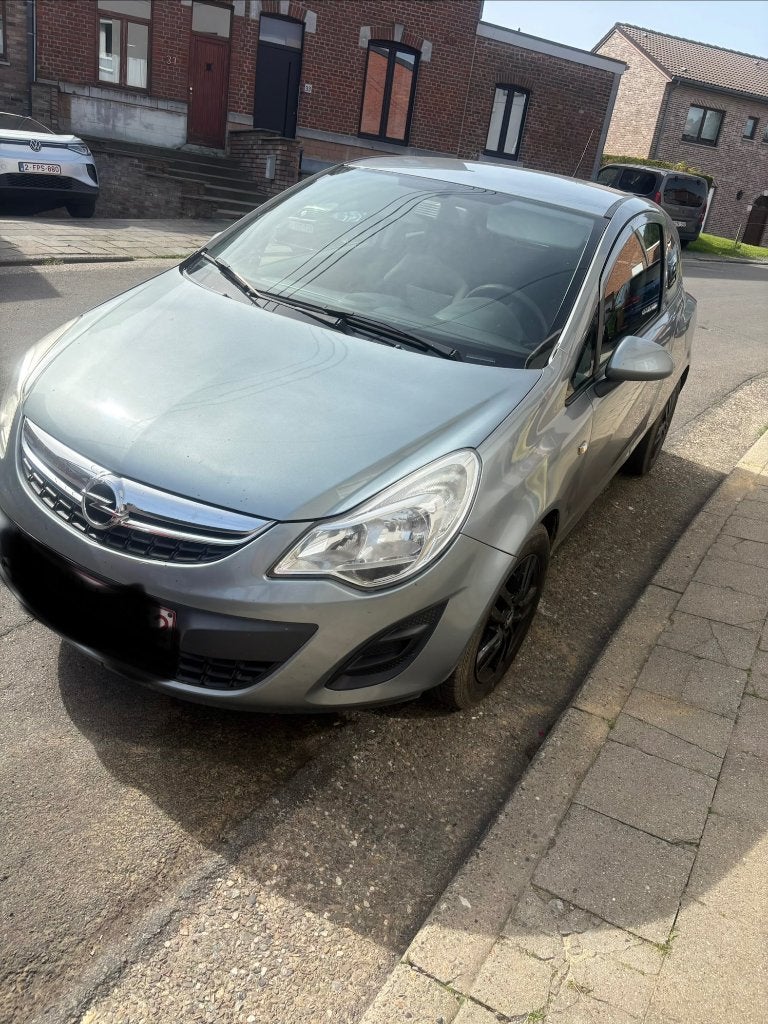 Corsa prête à immatriculé 94000 kilomètres, Achat, Boîte manuelle, 48 kW, Noir