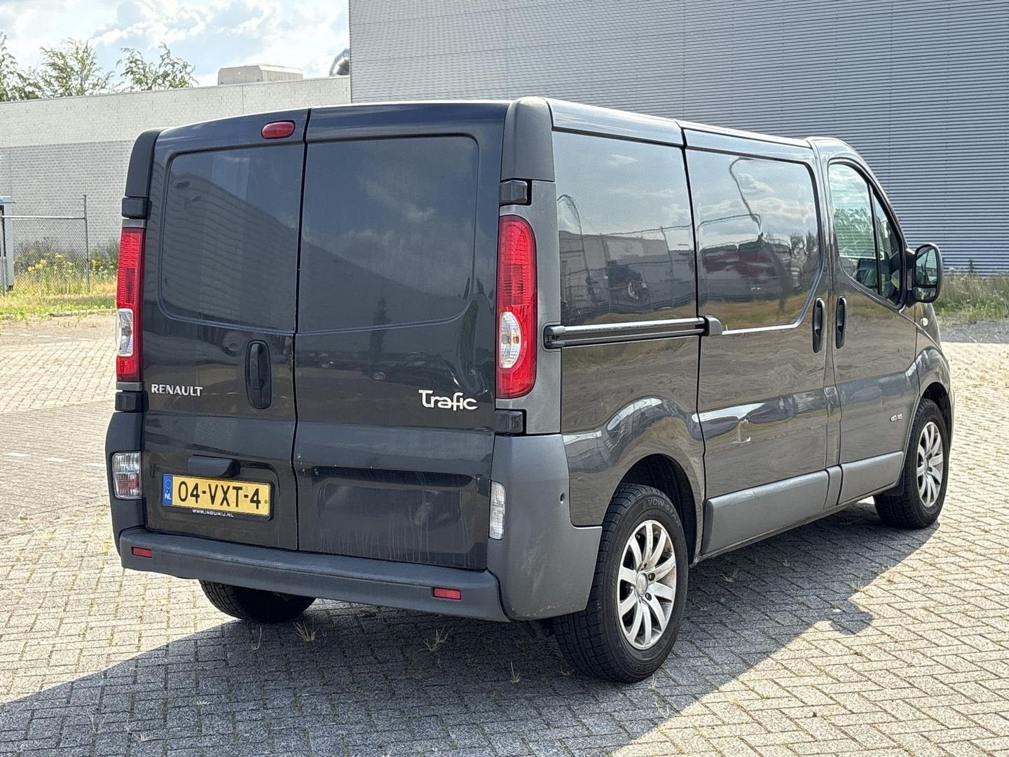 Renault Trafic 2.5 dCi T29 L1H1 | € 2.950,- NETTO! | Airco |, Auto's, Bestelwagens en Lichte vracht, ABS, Renault, Zwart, Bedrijf