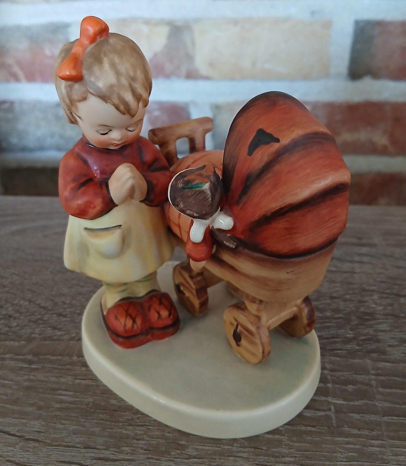 Hummel nr. 67 - Doll Mother - 12 cm - TMK 5, Enlèvement ou Envoi, Comme neuf, Hummel