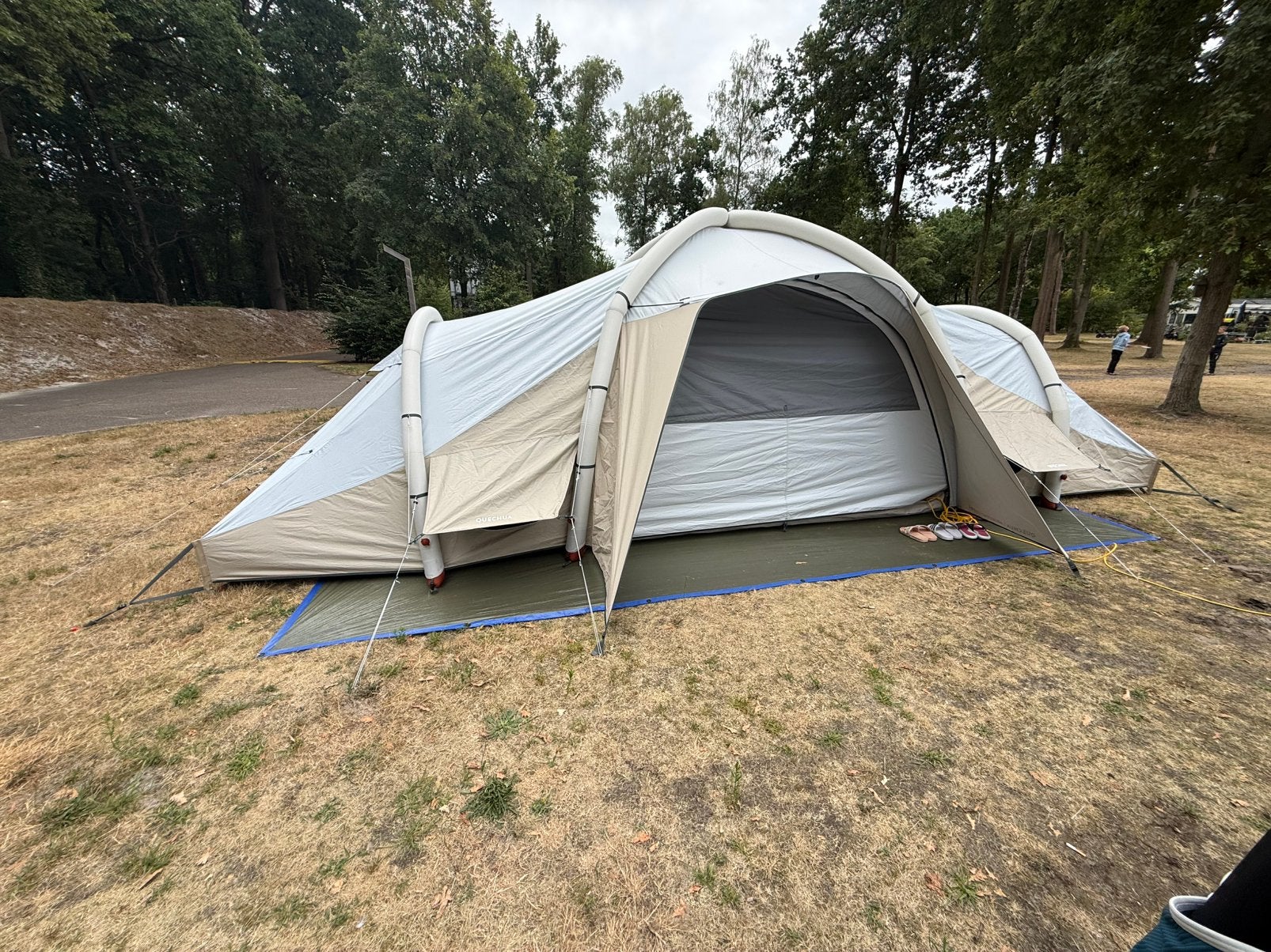 Quechua 8.4 opblaasbare tent fresh & black, Caravanes & Camping, Enlèvement, Comme neuf, Jusqu'à 4