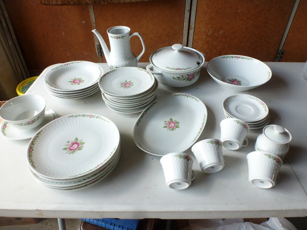 service à diner et café (incomplet 33 pcs), Maison & Meubles, Enlèvement, Utilisé