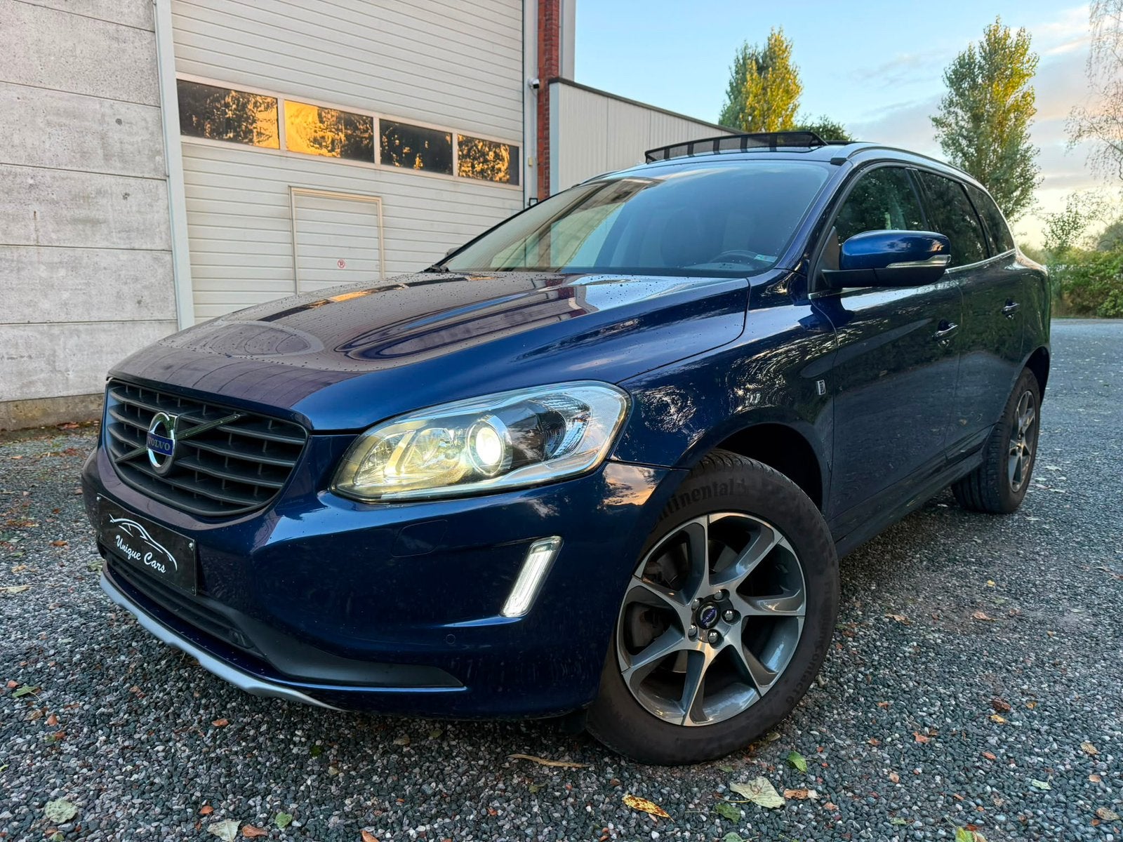Volvo XC60 2.0D4 - Ocean Race / Automaat - 99.000KM - Pano, Auto's, Automaat, Dealer onderhouden, Euro 6, Blauw