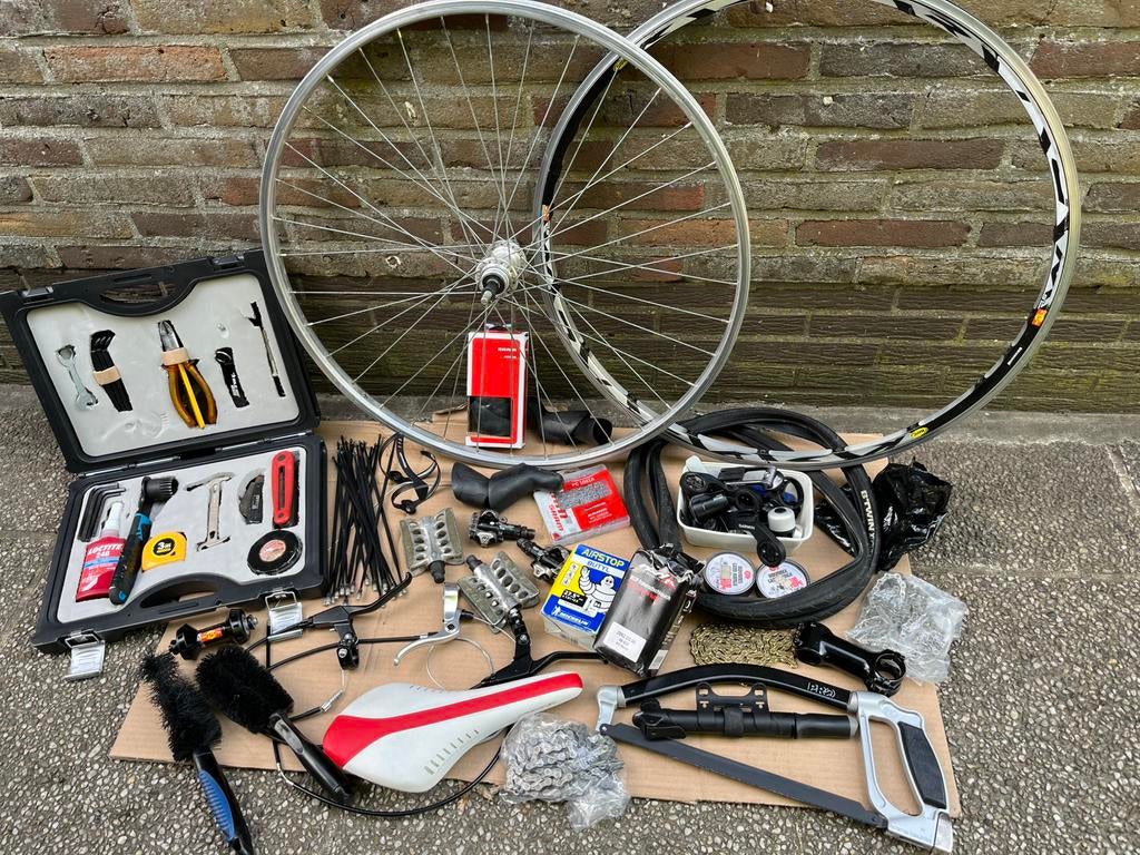Groot lot fiets onderdelen en gereedschap, Fietsen en Brommers, Fietsonderdelen, Ophalen, Racefiets, Zadel, Carbon