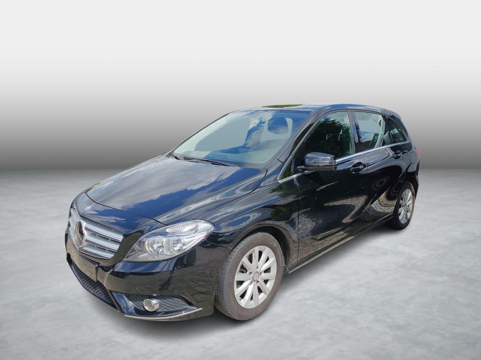Mercedes-Benz B-Klasse B 180 BlueEFFICIENCY (automatique), Euro 5, Achat, Entreprise, https://public.car-pass.be/vhr/2bdc2296-5be3-47f2-8241-ca14b60d8900