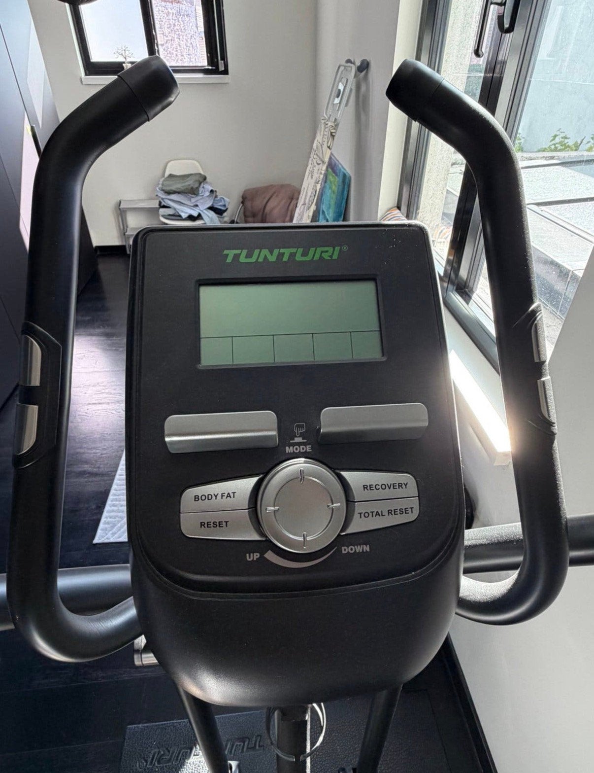 Te koop aangeboden: crosstrainer Tunturi, Sport en Fitness, Ophalen, Zo goed als nieuw