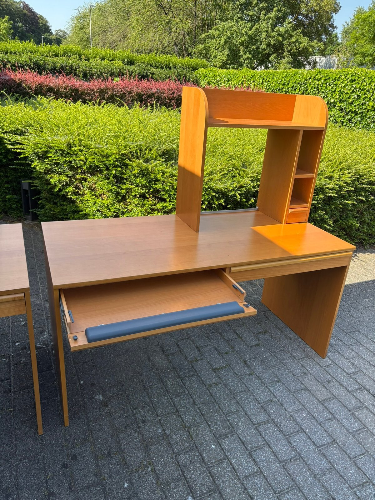 Bureau IKEA, Enlèvement, Comme neuf, Autres essences de bois, Strak