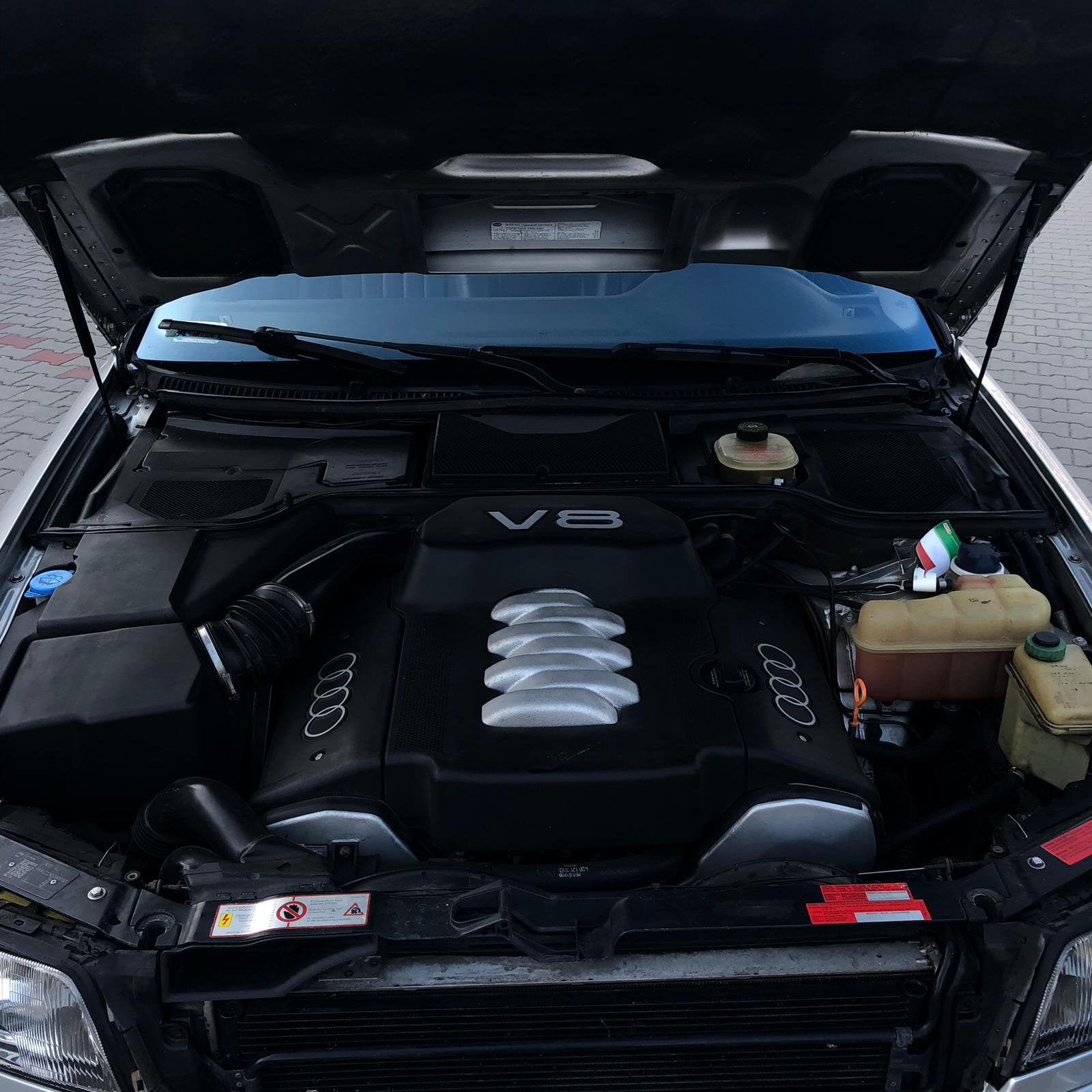 Audi A8 4.2 Quattro oldtimer, foto 5