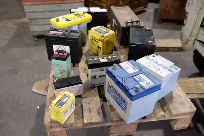 Gezocht oude accu’s, Enlèvement, Utilisé