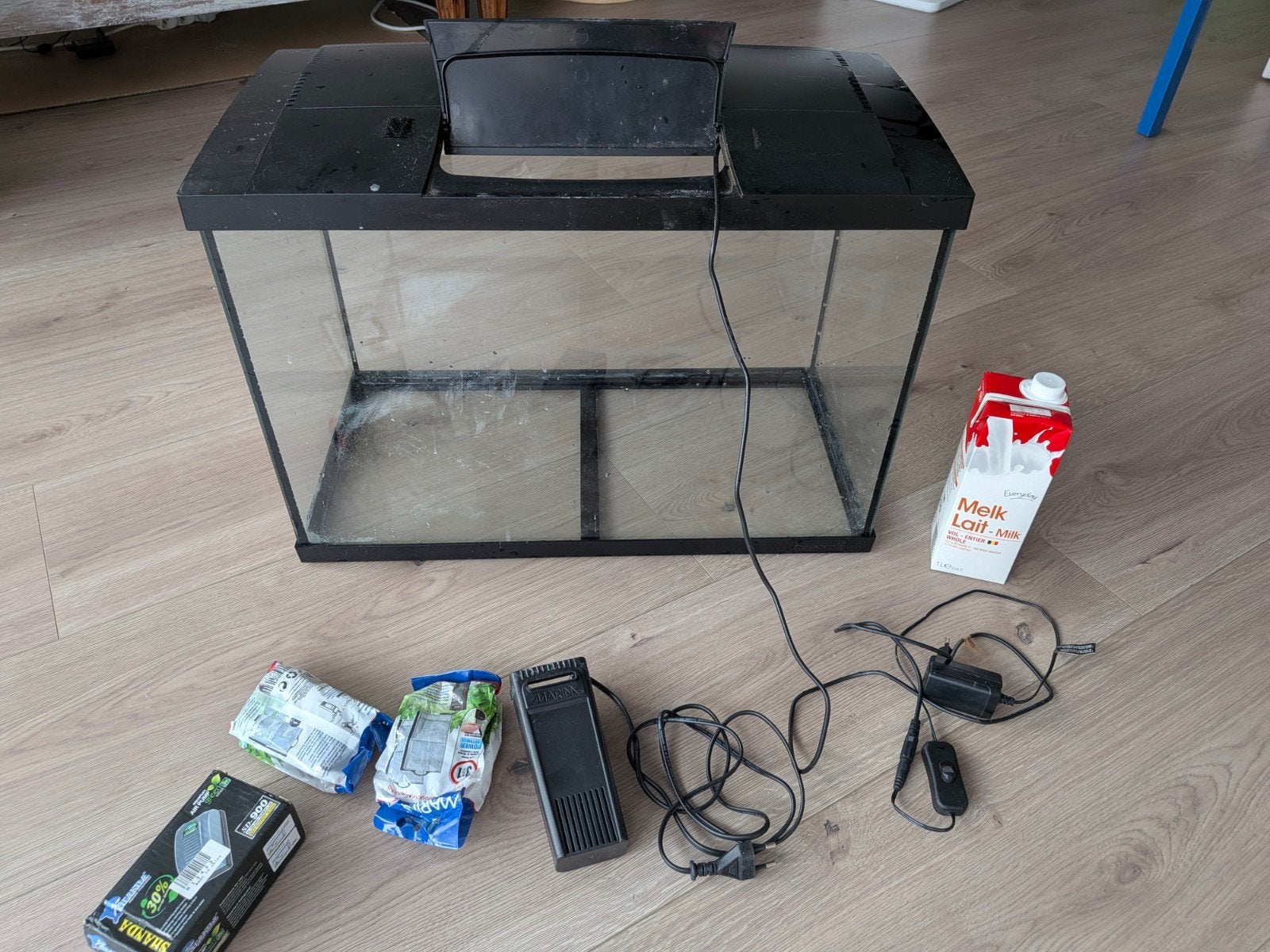 Aquarium 60L, Pompe, Comme neuf
