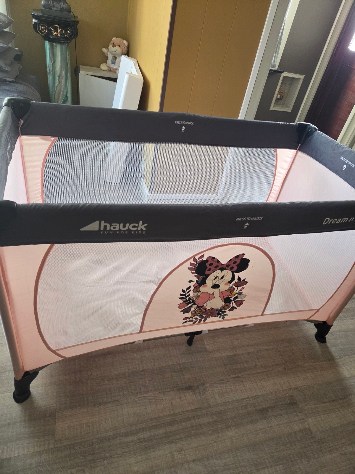 Reisbedje minnie mouse +matras , matrasbeschermer, Ophalen, Nieuw, Reisbedje