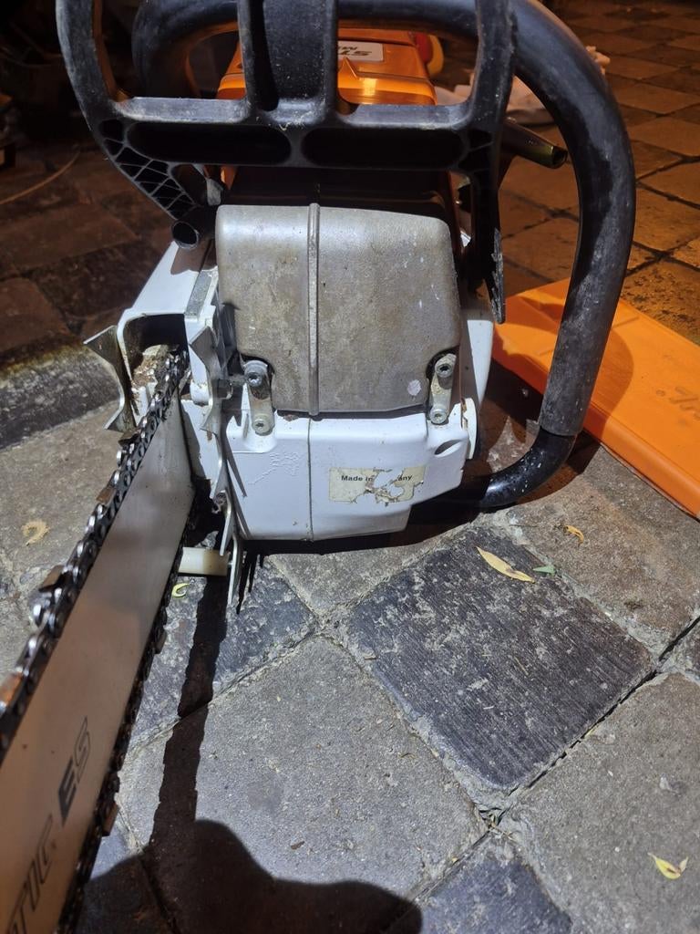 Tronçonneuse Stihl MS880, Enlèvement
