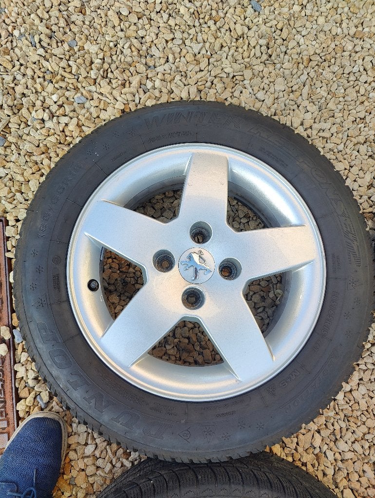4 Jantes Alu + Pneus Hiver Peugeot 207 - 15 pouces, Autos : Pièces & Accessoires, Pneus & Jantes, 15 pouces, Pneus et Jantes, Pneus hiver