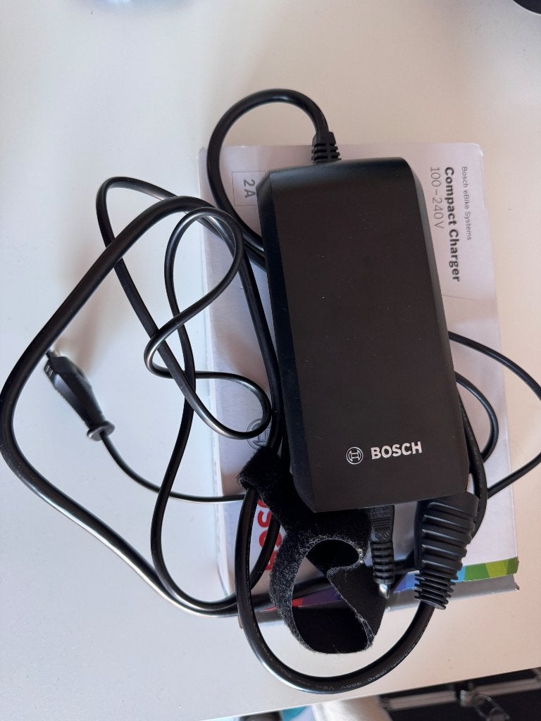 compact charger bosch, Fietsen en Brommers, Gebruikt