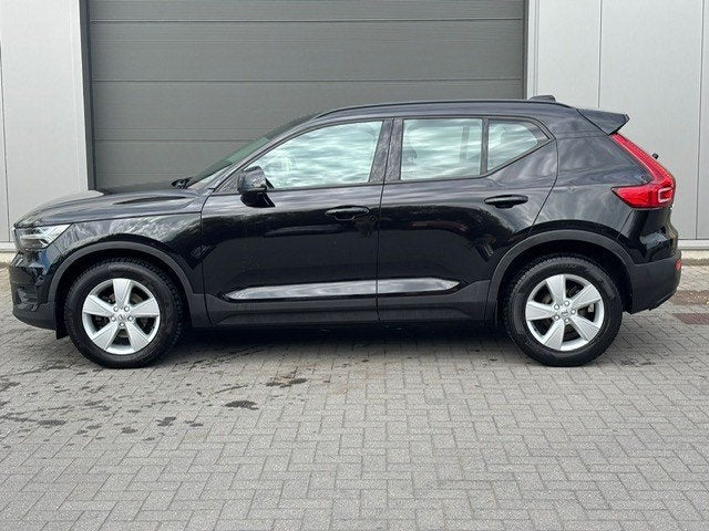Volvo XC40 diesel automaat 150pk, Auto's, Stof, 4 cilinders, 1969 cc, Zwart