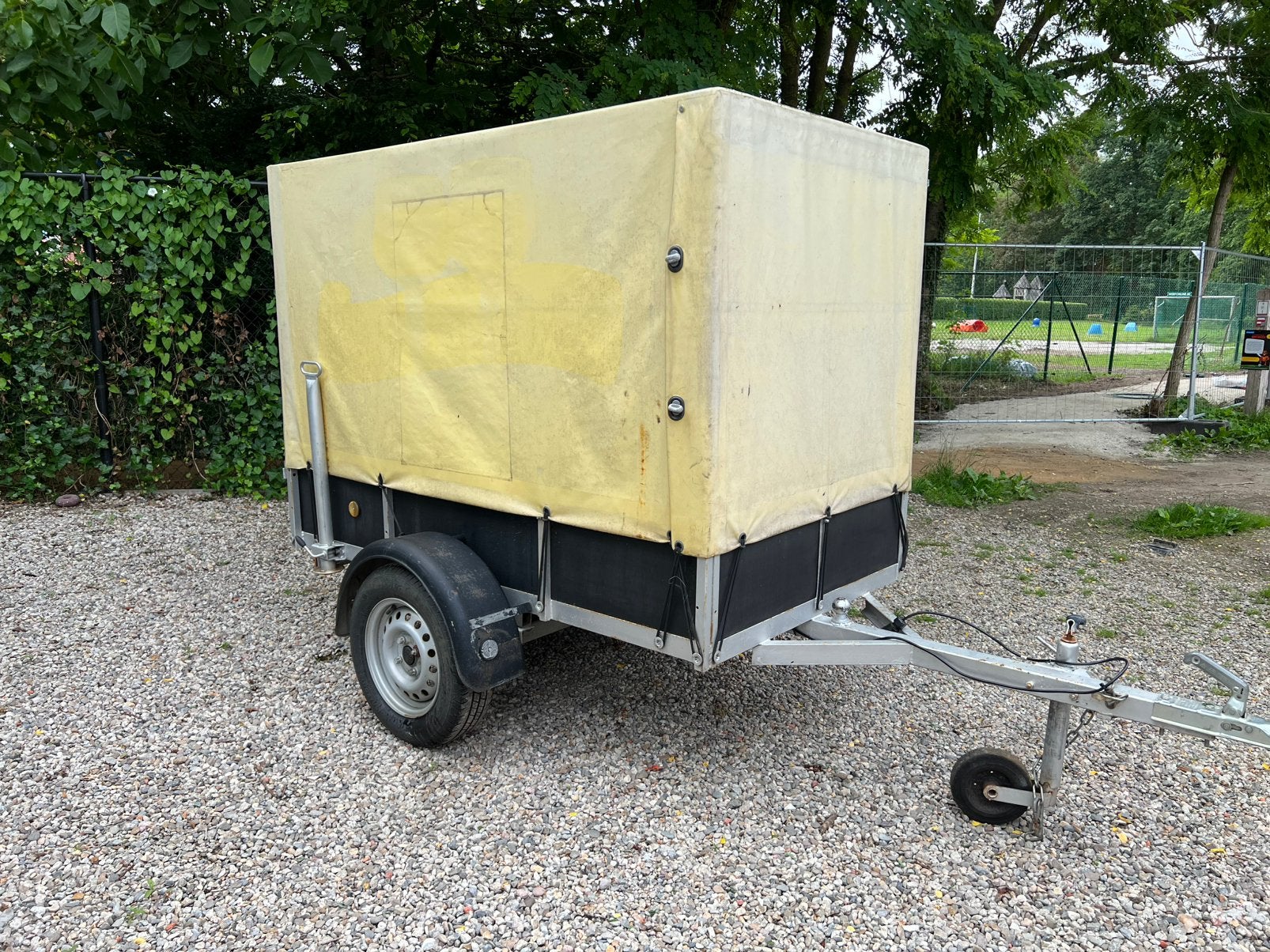 Aanhangwagen 750 kg met huif (enkelasser), Auto diversen, Aanhangers en Bagagewagens, Ophalen, Zo goed als nieuw