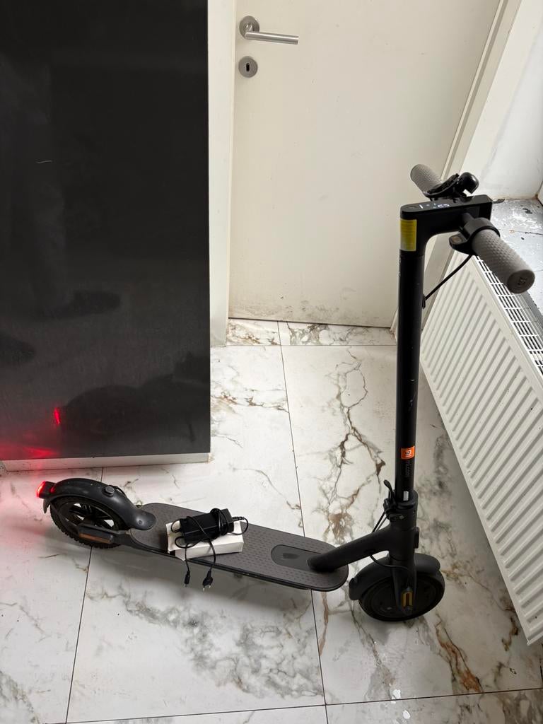 Trottinette électrique, Enlèvement, Comme neuf