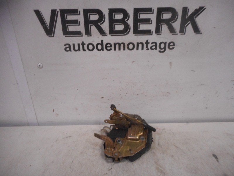 PORTIERSLOT RECHTS VOOR Mercedes-Benz 190 (W201), Gebruikt, Mercedes-Benz, Dialog.mb@mercedes-benz.com, Voor