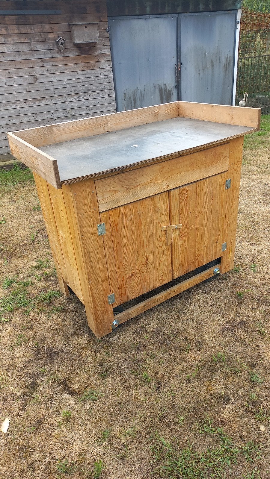 kast/tuintoog met kleine koelkast in, Ophalen