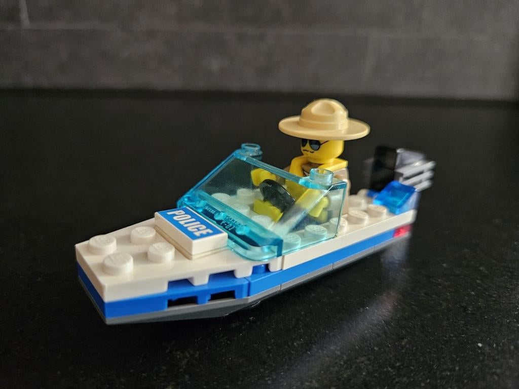 LEGO City 30017 Politie boot – compleet met minifiguur, Ophalen