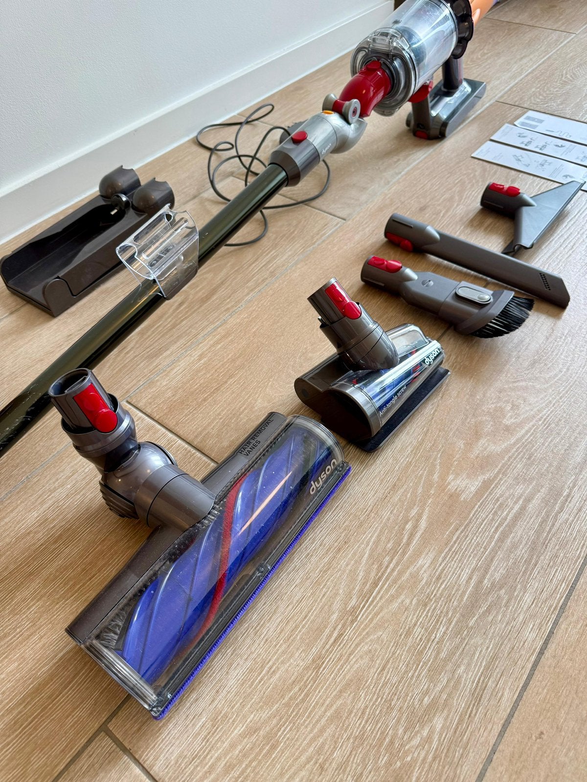 DysonV12DetectSlimAbsolute FullAccessories ExtendedWarranty, Elektronische apparatuur, Stofzuigers, Ophalen, Zo goed als nieuw