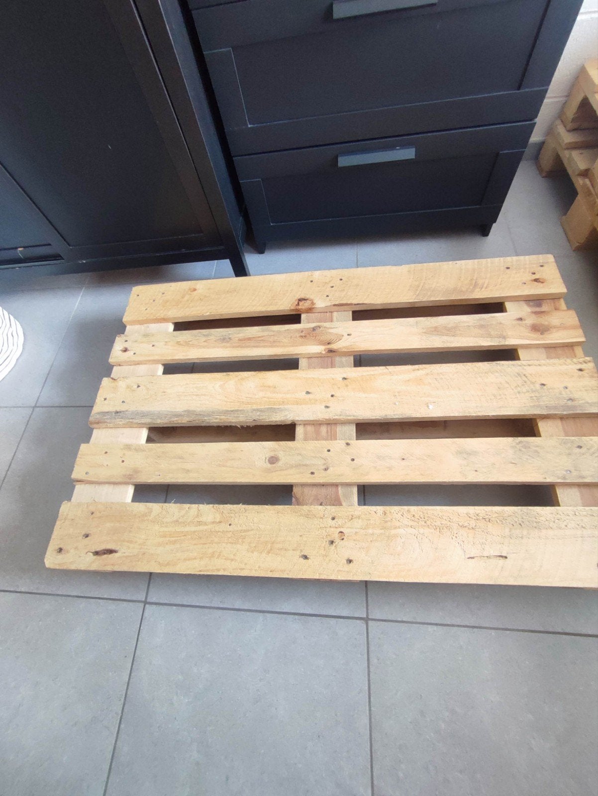 8 Euro palettes à Louvain-la-Neuve, Enlèvement