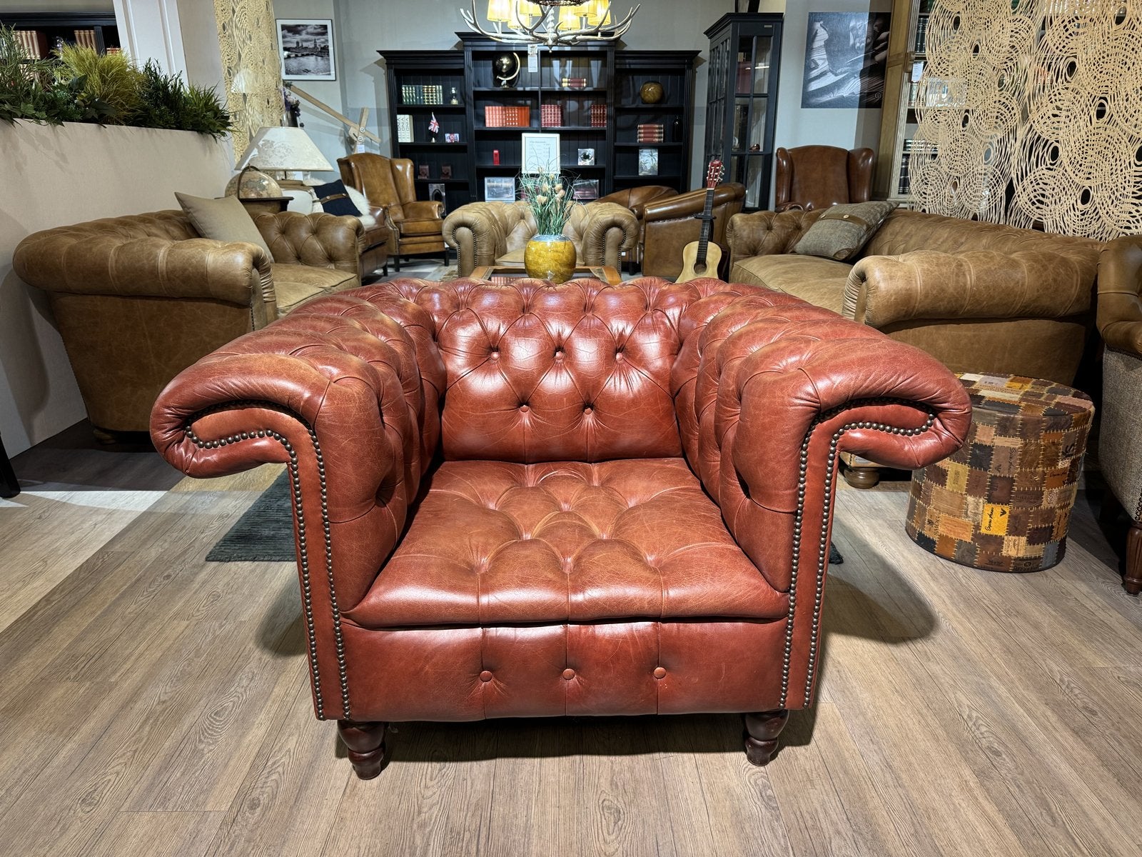 ENGELSE CHESTERFIELD FAUTEUIL ROOD VINTAGE LEER BUTTONSEAT, Ophalen of Verzenden
