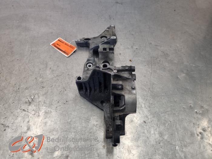 Support pompe diesel d'un Volkswagen Caddy, Volkswagen, -, 3 mois de garantie, Utilisé