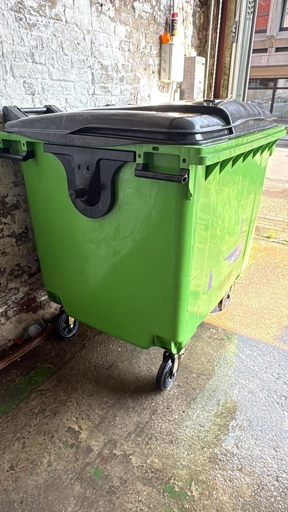 conteneur poubelle 1100L, Enlèvement