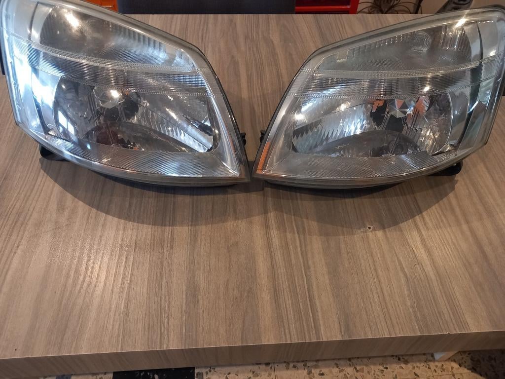 Phare peugeot partner. Citroën berlingo, Enlèvement, Citroën
