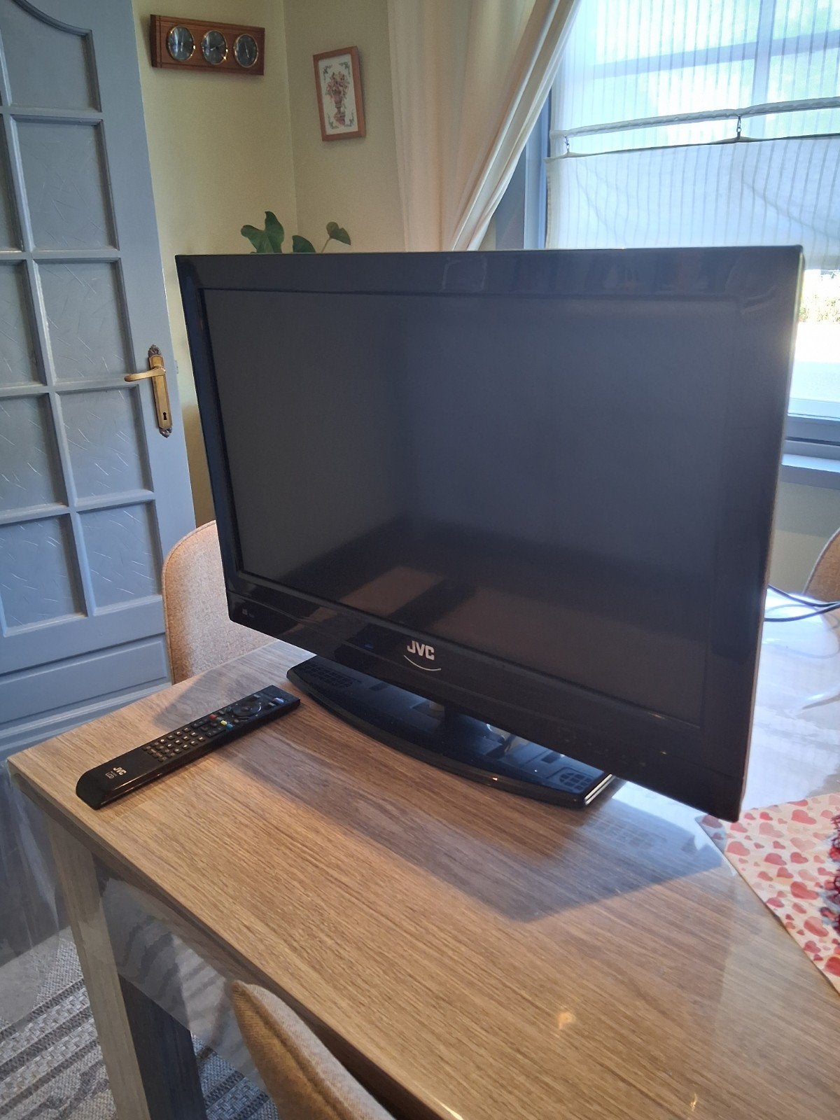 TV. JVC, Ophalen