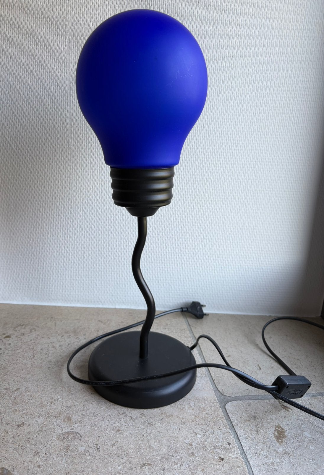 Pop-art tafellamp met golvende voet, Blauw, Met schakelaar, Gebruikt, Overige merken