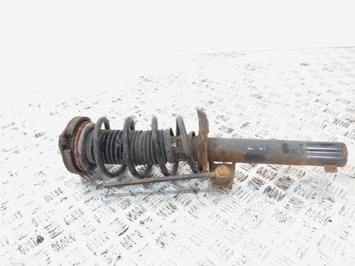 Schokdemper links-voor van een Volkswagen Golf, Gebruikt, -, Volkswagen, -