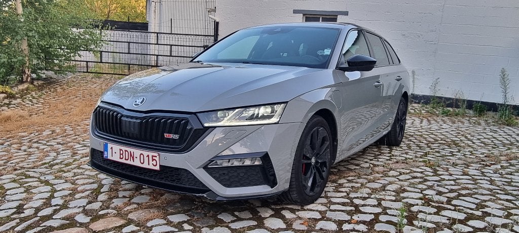 Skoda Octavia Octavia SW RS PHEV 1.4 TSI RS DSG, Argent ou Gris, Achat, Euro 6, Entretenue par le concessionnaire
