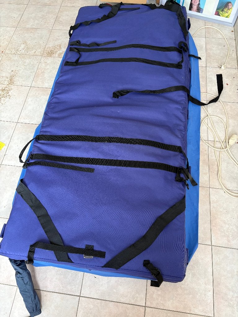 Matelas anti-escarres (matelas à pression alternée), Maison & Meubles, Chambre à coucher | Matelas & Sommiers, Enlèvement, Comme neuf